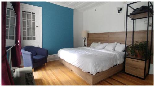 Double Room image 2