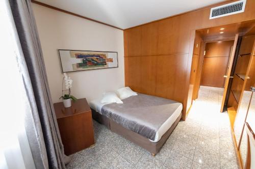 Goldstar Apartments & Suites - image 13