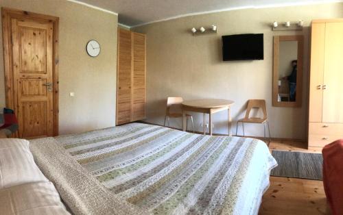 Triple Room with Terrace image 4