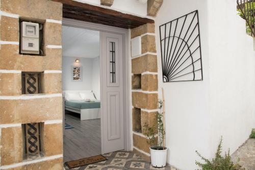 Studio Cozy - In the Heart of Skyros Village, Skiros (foto 7)