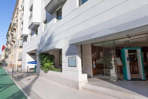 Goldstar Apartments & Suites - image 10