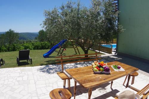 Játszótér, Apartment in Croatia near Adriatic Coast in Sutivanac