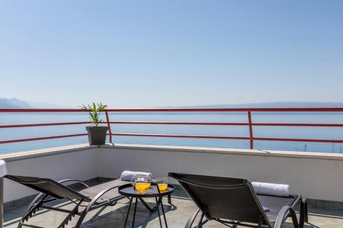 Seaside Penthouse with Hot Tub SKY LIVING, Split (photo 4)