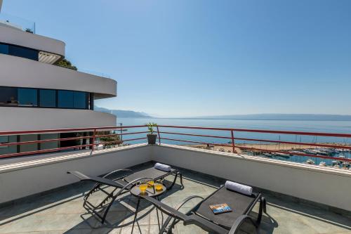 Seaside Penthouse with Hot Tub SKY LIVING, Split (photo 9)