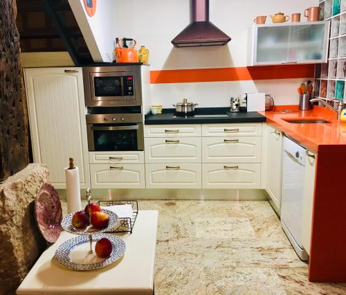  Casa ridente nella valle del Menotre con giardino, Unterkunft in Pale