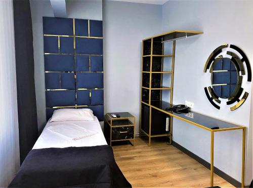 Orange Airport Hotel - image 14