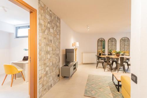 Villa Castello with jacuzzi & priceless view by RentAllComo - image 4