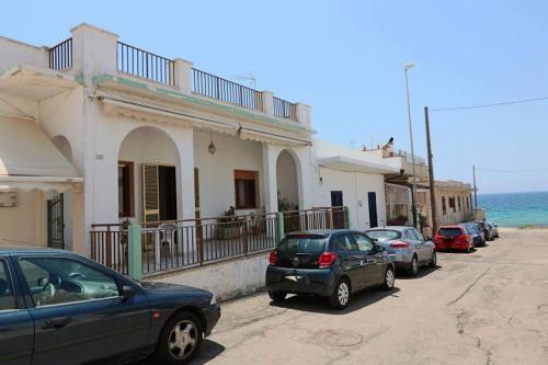  casa vicino mare ( sea rocks cottage) in 73057 Marina di Mancaversa