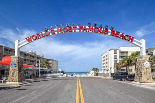 Daytona Condo with Beautiful Ocean and City View Daytona Beach