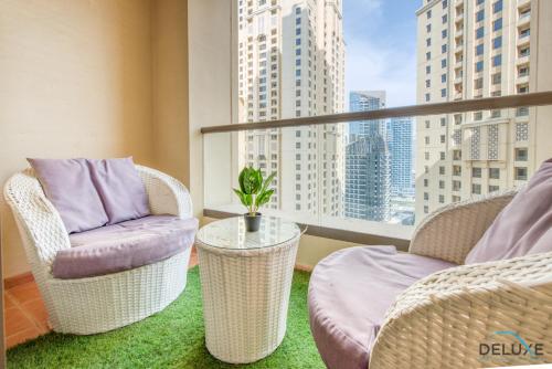 Two Bedroom Apartment in Shams 4 JBR Walk by Deluxe Holiday Homes - image 2