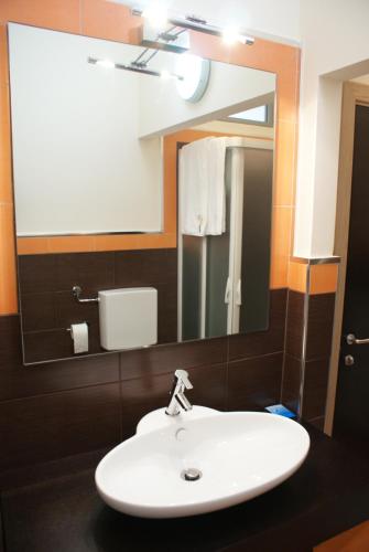 B&B Angela - image 12