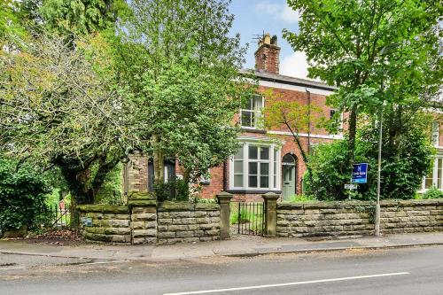 Amazing 2 Bedroom Victorian Period Apartment, , Cheshire