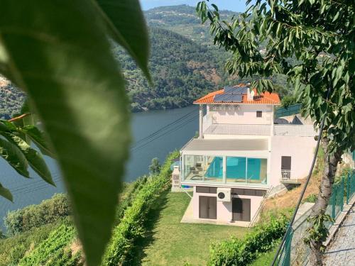  Douro Nest Houses, Pension in Bairral