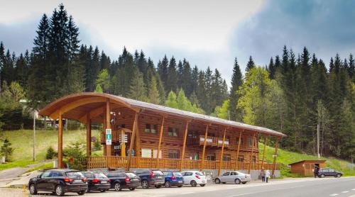 ทัศนียภาพภายนอกโรงแรม, Ubytovanie Dobšinská Ľadová Jaskyňa (Ubytovanie Dobsinska Ladova Jaskyna) in ใจกลางเมืองเลโวซา