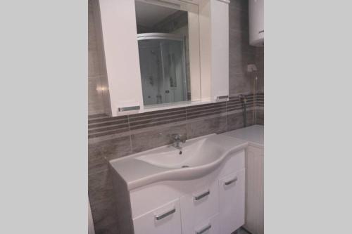 Vila E-N - main image
