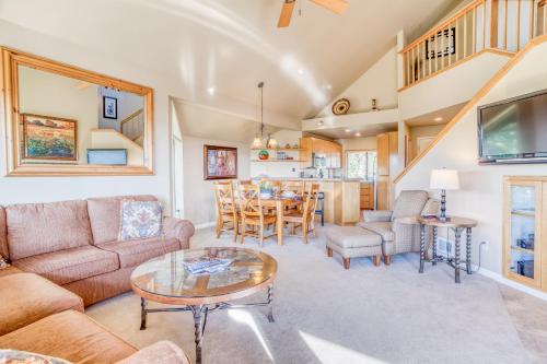 River Ridge Three-Bedroom Condos - image 8