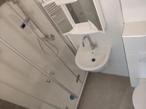 1210Apartment - image 11