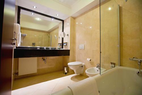 Ramada Hotel & Suites by Wyndham Bucharest North - image 14