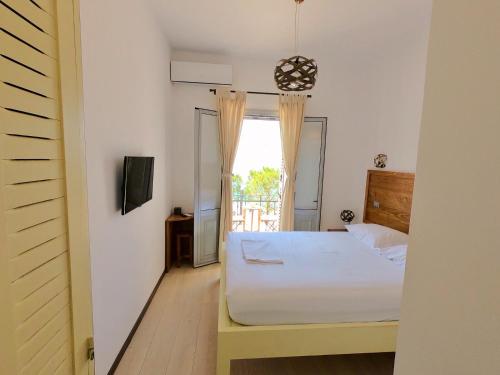 Luxury 1932 – Himarë, CA