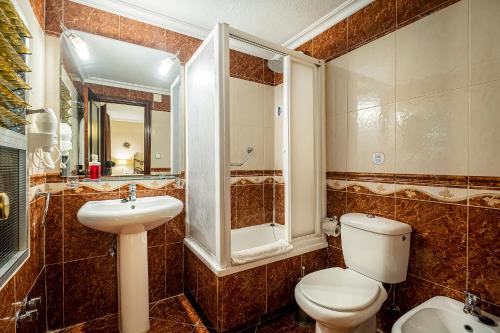 Hotel Gines - image 11