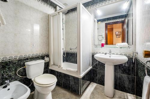 Hotel Gines - image 6