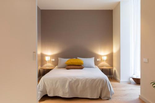 DestinationBCN Universitat Apartments