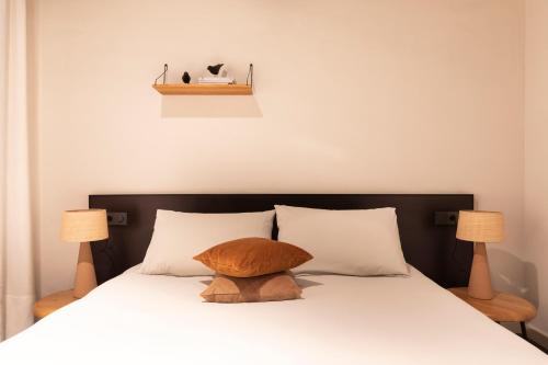 DestinationBCN Universitat Apartments