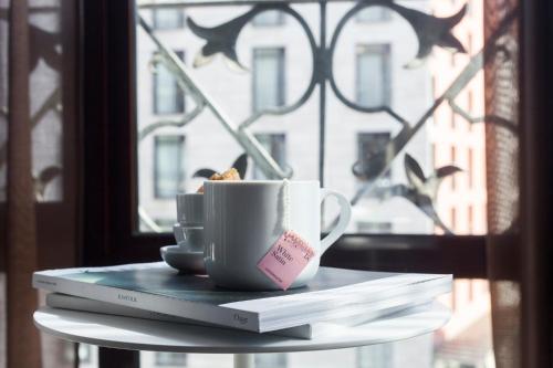 DestinationBCN Universitat Apartments