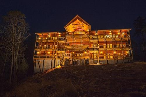 Gatlinburg Mansion Cabin