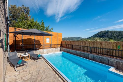 Peldbaseins, Villa Lazini Dvori in Staševica