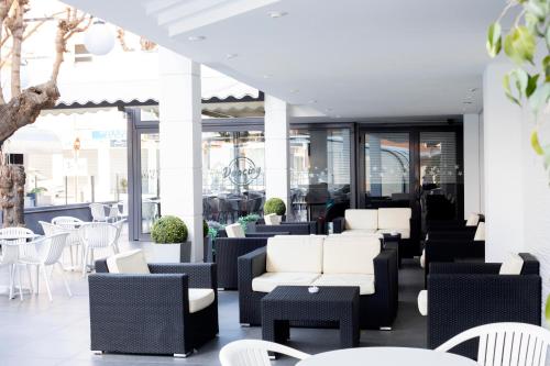 Bar/lounge, Hotel Maria del Mar in Lloret De Mar