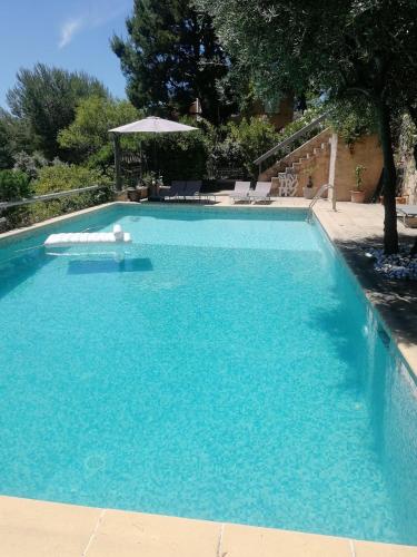 Chambre lumineuse, calme absolu - Pension de famille - Allauch
