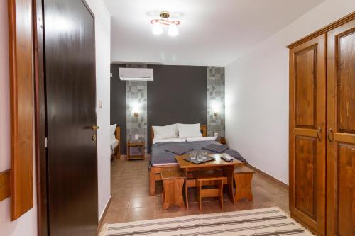 Airport Károly Centrál - image 9