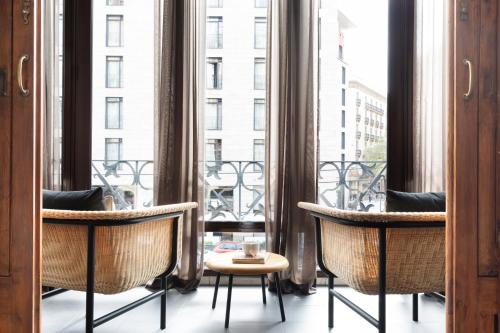 DestinationBCN Universitat Apartments