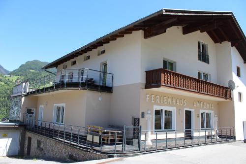 Ferienhaus Antonia, Pension in Sautens