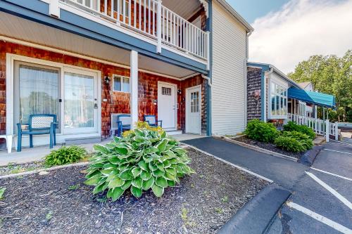 Seafarer Resort - image 4