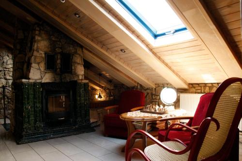 Zajazd nad Zalewem Dzibice -Pensjonat, Agroturystyka in 琴斯托霍瓦