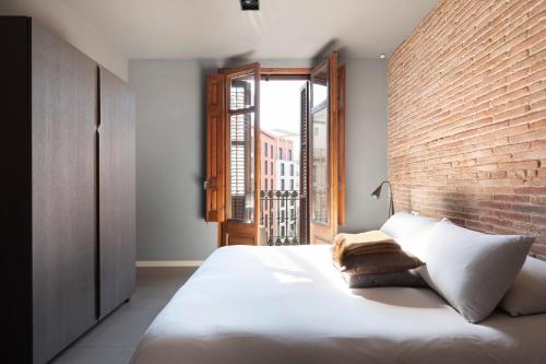 DestinationBCN Universitat Apartments