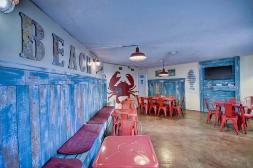 Beachfront Beauty - Stunning Studio with an Amazing View!