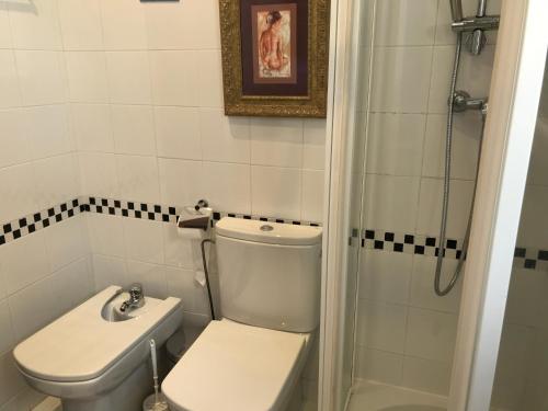 Three-Bedroom Villa image 6
