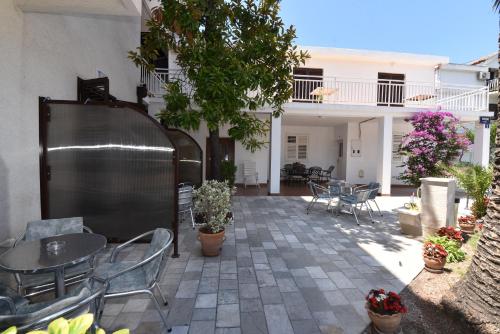 Studio Apartments 6 Palmi - image 10