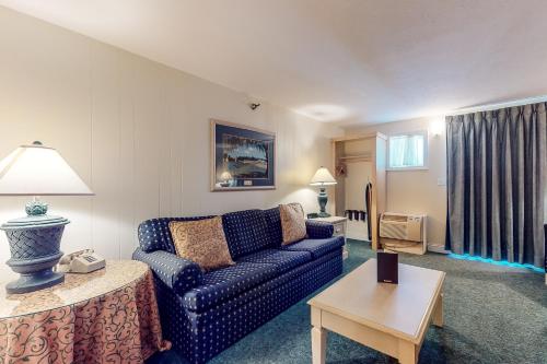 Seafarer Resort - image 7