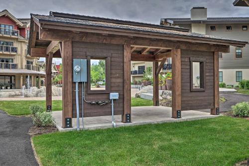 Modern Townhome with Fire Pit in Downtown McCall