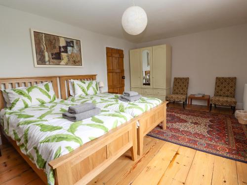 2 Ashby Place - image 8