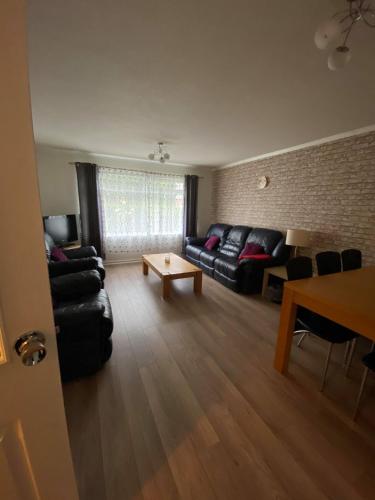 Stunning City Centre Apartment With Free Parking!, Abington, Lanarkshire
