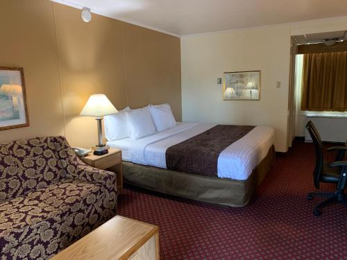 Red Carpet Inn & Suites Ebensburg