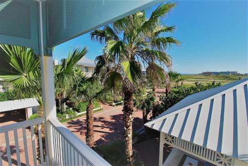Four-Bedroom Holiday Home image 4