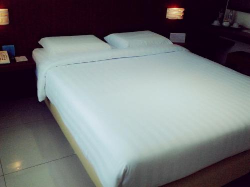 Aviari Hotel Room Type - Standard Double Room