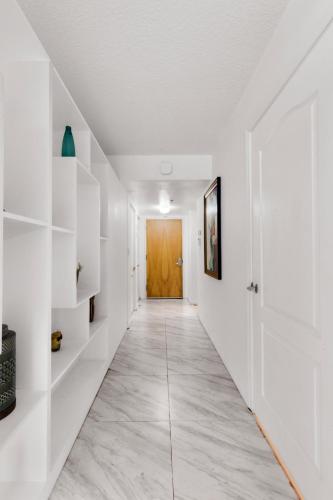 Miami Downtown Brickell Popular 4 BedRooms Bayview thumb 3