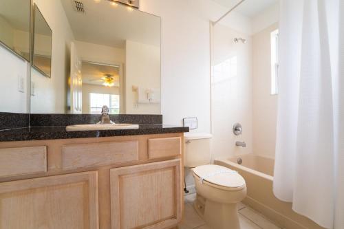 87631 7-Bdrm's*Games Room*Hot Tub*Water View! - image 2